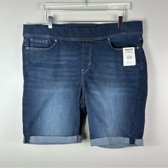 NWT Signature by Levi Strauss Pull On Denim Shorts Size 20 - Picture 1 of 10